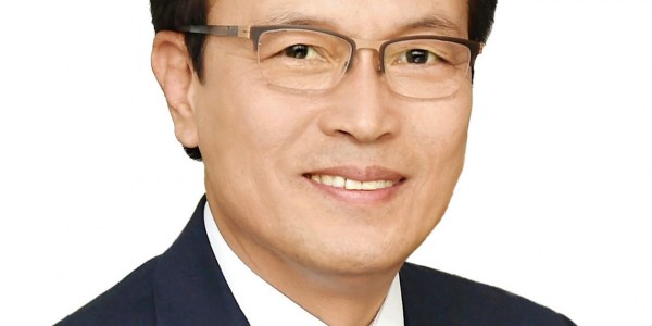 의장님 증명사진-1.jpg