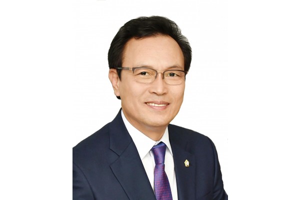 의장님 증명사진-1.jpg