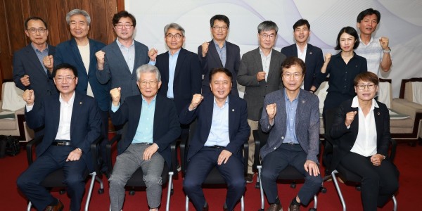 충북도지사, 미호강 참여협력포럼과 간담회 열어 이미지2